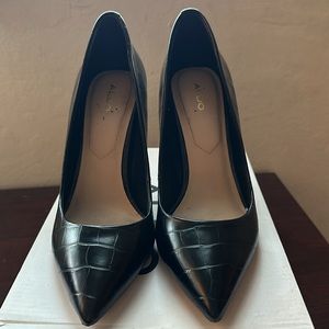 BLACK HEELS FROM ALDO SIZE 7.5 style “Stessy” like New